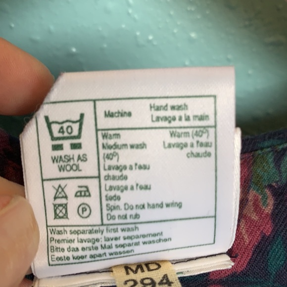 Vintage 1990s Laura Ashley Dress floral dress - 1 owner - Picture 5 of 11